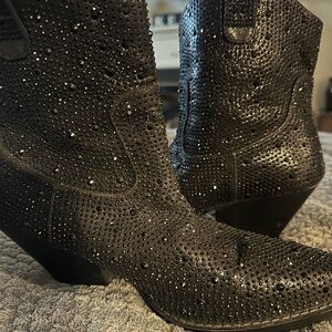 Black Rhinestone Pull-on Boots
